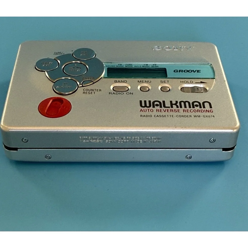 Sony WM-GX674 Silver FM/AM Walkman.  PLEASE READ